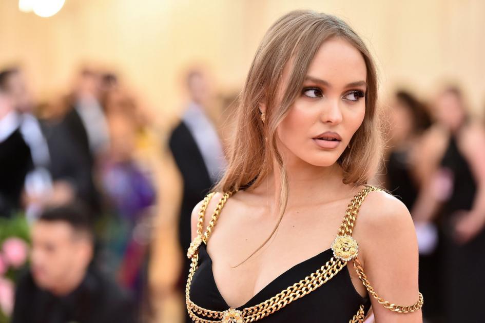 Casting figurants, 18 à 25 ans, ainsi que des comédiens pour des rôles dans le film « La morsure » de Romain De Saint-Blanquat avec Lily-Rose Depp