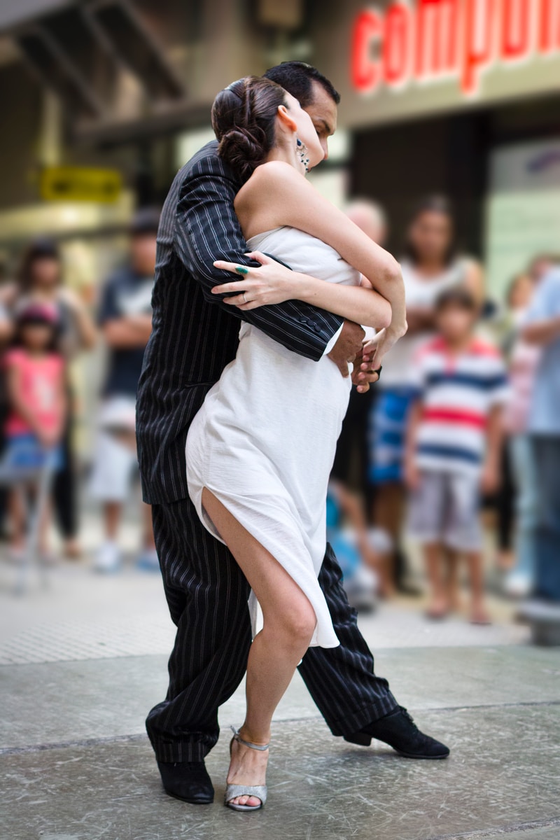 Casting comédienne 25-40 ans, sachant danser le tango, en silhouette parlante pour une série Netflix américaine à Paris