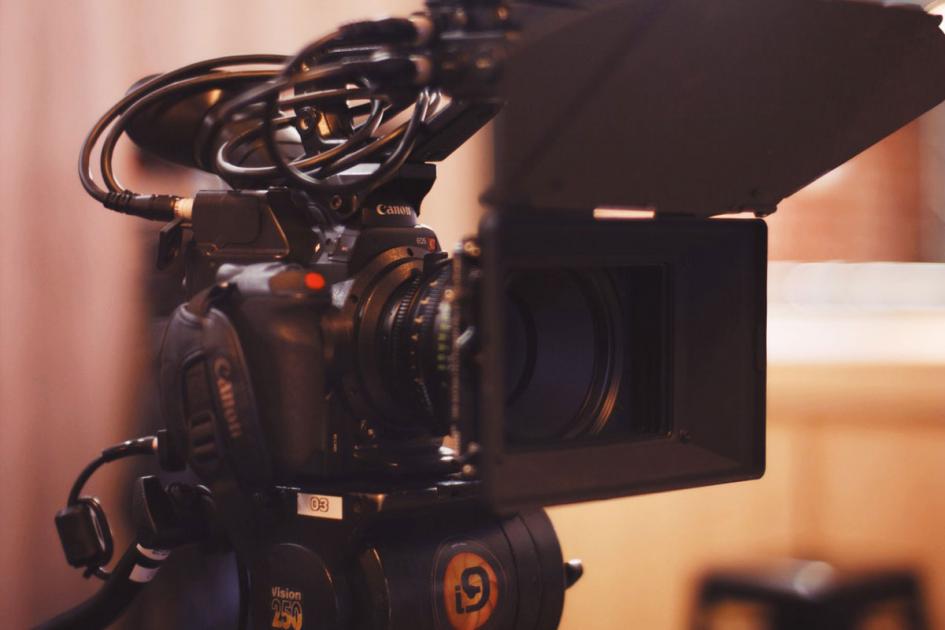 Casting figurants 30 à 70 ans pour un film promotionnel tourné en Dordogne à Monpazier