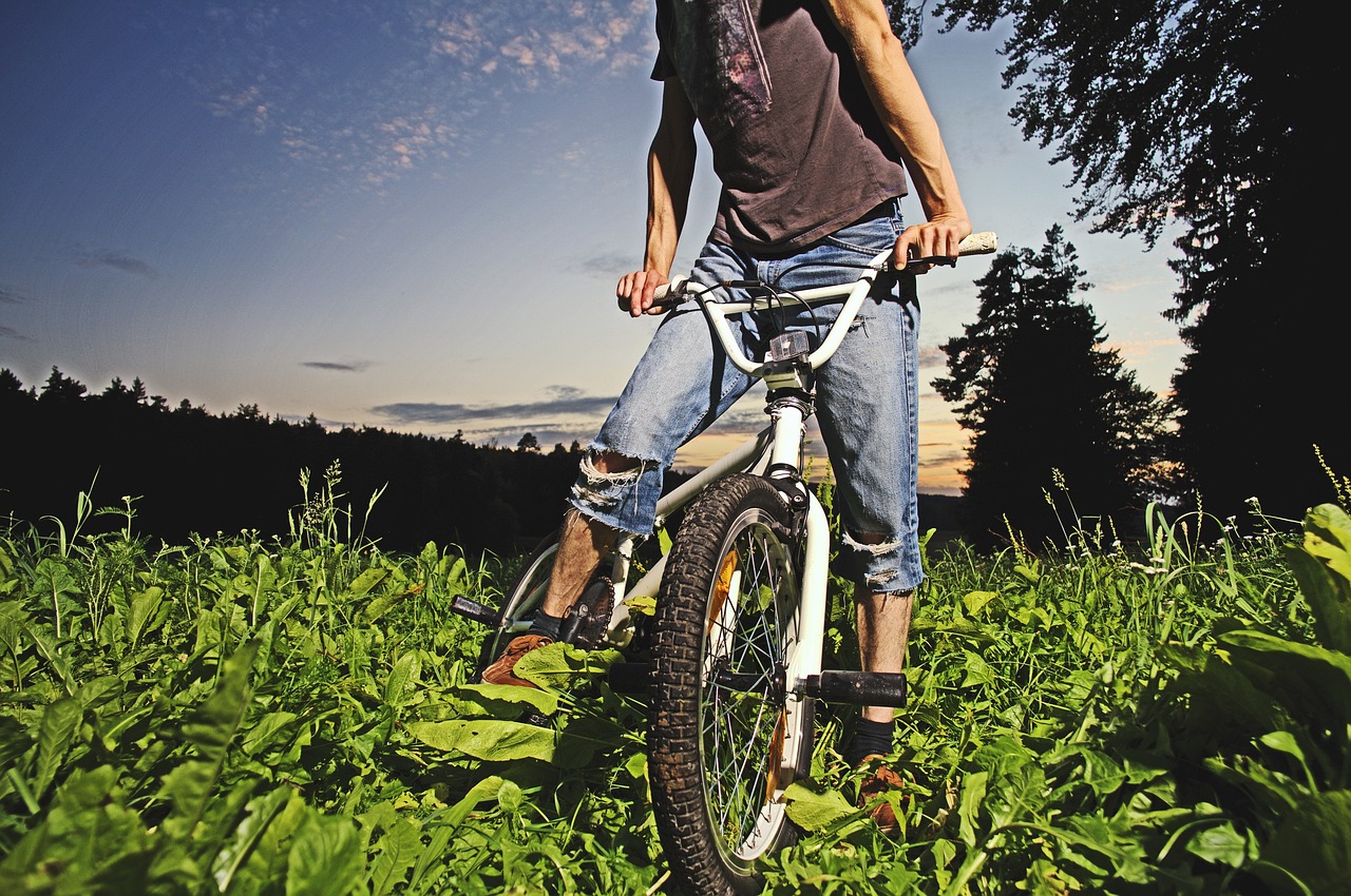 Casting doublures de 18 à 28 ans hommes à l&rsquo;aise en vélo BMX typés africains pour une série TV