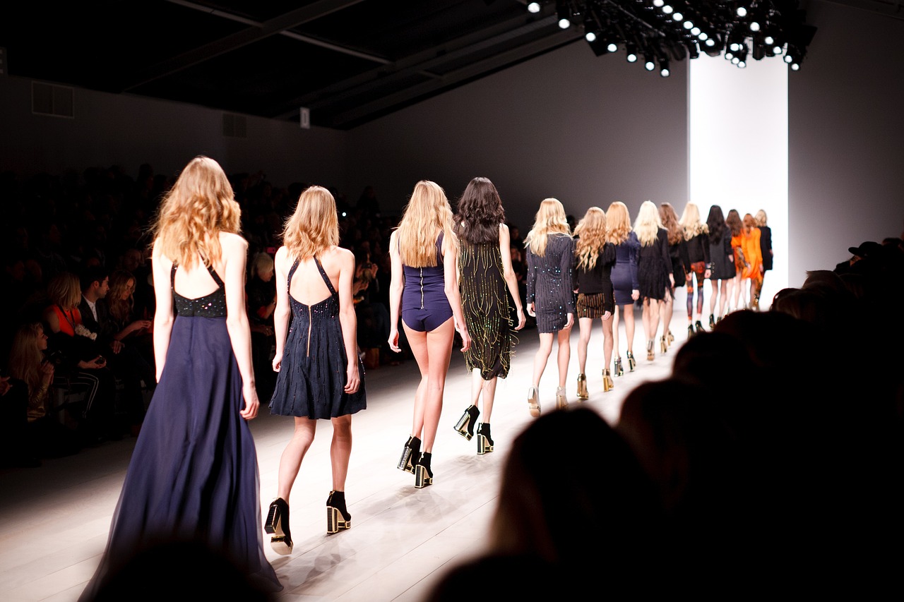 Casting figurants looké fashion pour le tournage de la série Lace produite par The Original Productions