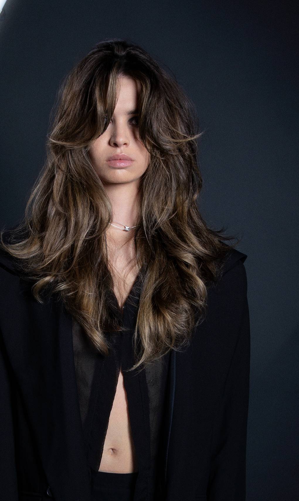 Casting modèle femme pour un shooting photo et tournage d&rsquo;une vidéo pour une marque de salon de coiffure