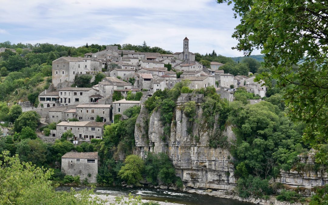 Casting figurants à Balazuc en Ardèche pour le film Les tourmentés réalisé par Lucas Belvaux