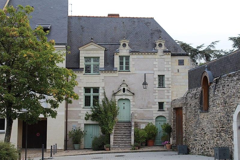 Recherche demeure ancienne sur Angers pour le film La femme de réalisé par David Roux