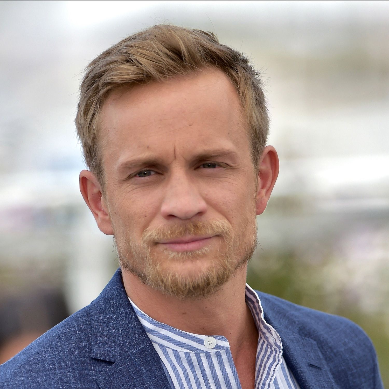 Casting silhouette parlante de plus de 60 ans à Paris pour le film Badinter avec Jérémie Renier