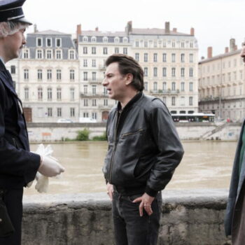 Distribution de la saison 2 de la série Flashback : casting complet, acteurs et nouveautés sur TF1
