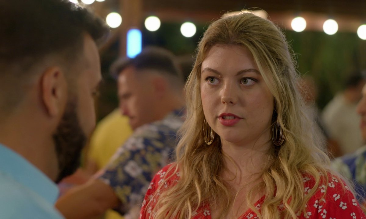 Distribution de Deux cheffes au Paradis épisode de la série Camping Paradis