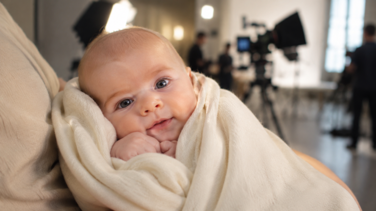 Casting bébés nourrissons pour la série Peau d'vache à Rennes en région Bretagne