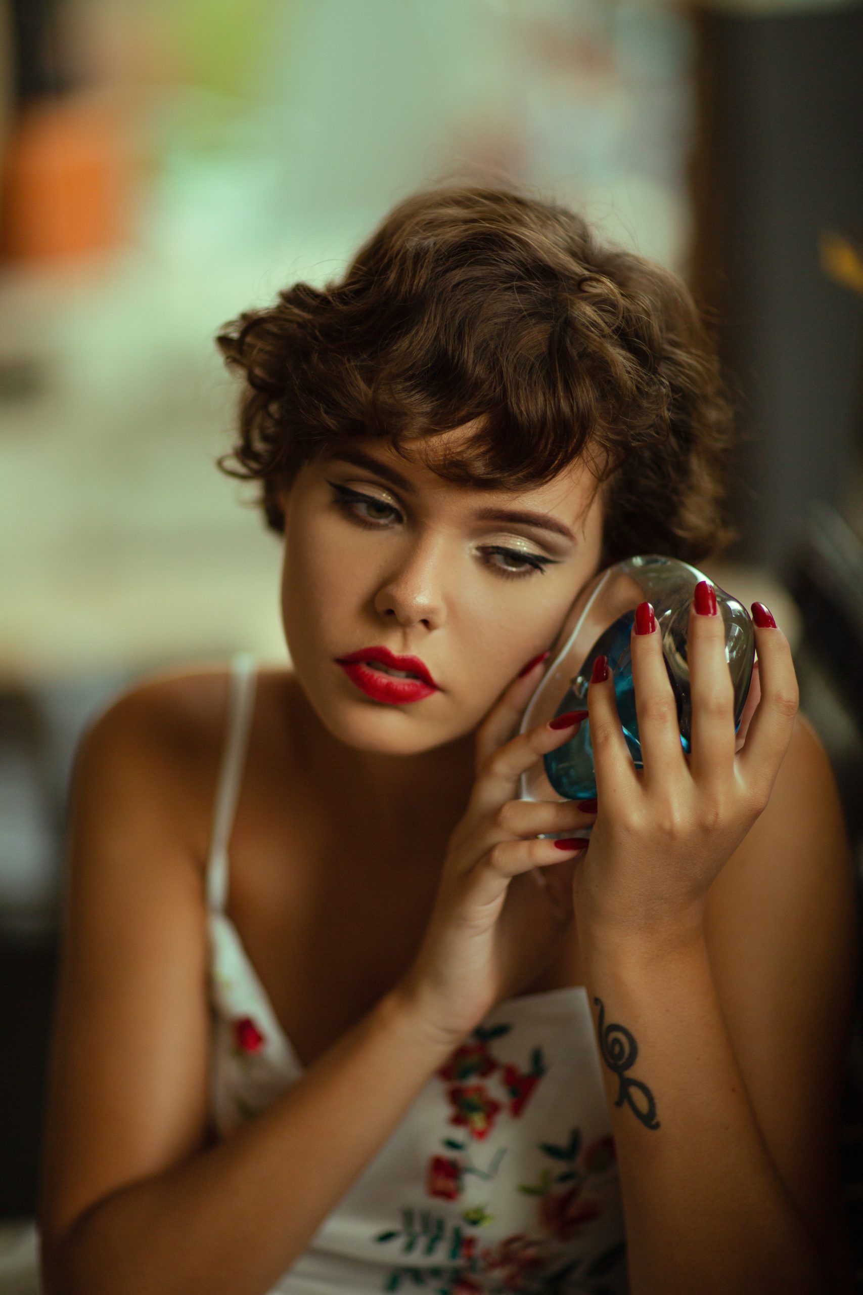 Casting figuration femmes très classe entre 20 et 30 ans dans le cadre du tournage du téléfilm « Le Furet » de Thomas Sorriaux